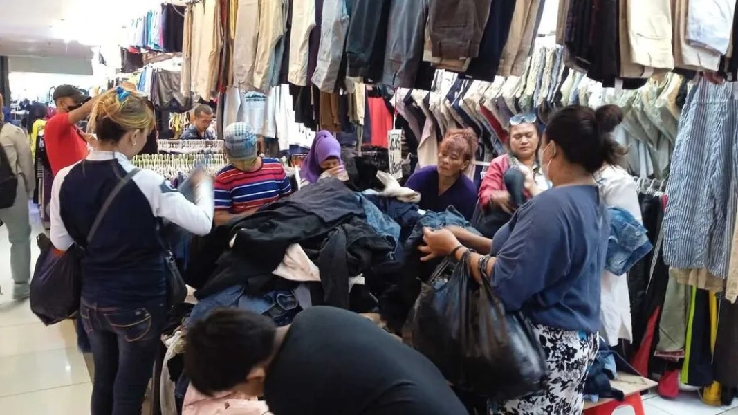 Penghapusaan Baju Impor Tingkatkan Perlindungan Konsumen Nasional