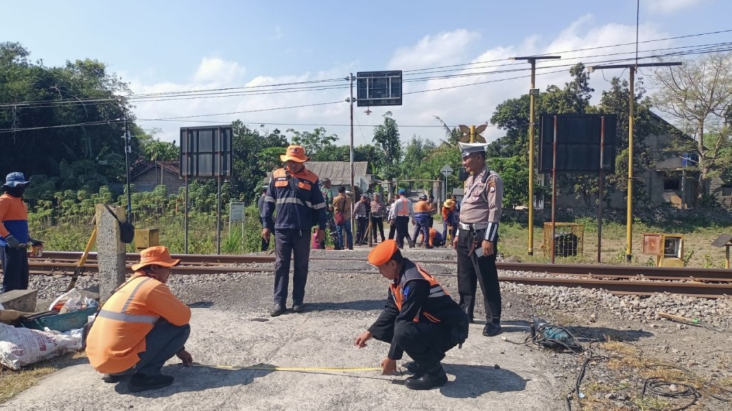 KAI Daop 7 Madiun Genjot Normalisasi Jalur Kereta Api