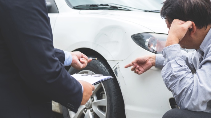 6 Syarat Klaim Asuransi Mobil karena Kesalahan Sendiri