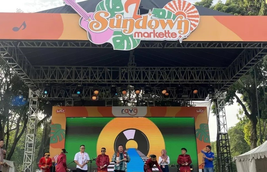 Sundown Markette Senayan Jadi Tujuan Warga Cari Takjil Kekinian Sambil Hiburan Musik