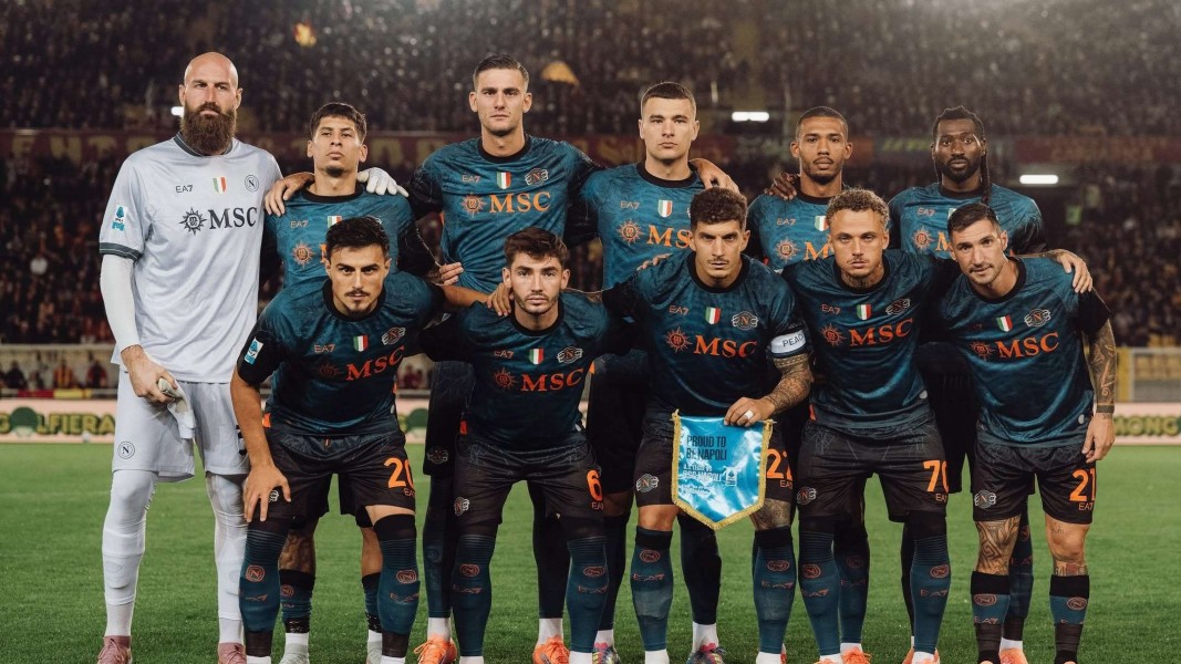 Napoli Raih Kemenangan Tipis, Pertahankan Puncak Klasemen Serie A