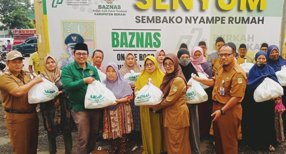 550 Paket Sembako dari BAZNAS Disalurkan untuk Warga Cikarang Barat