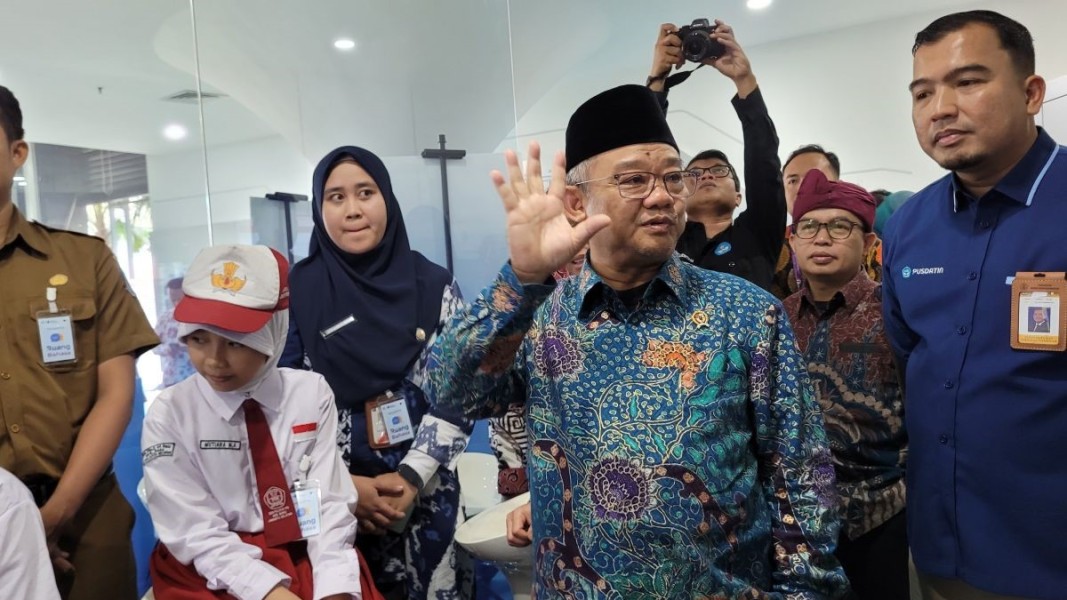 Kunjungan Mendikdasmen ke Agam Soroti Pemulihan Sekolah dan Trauma Siswa Pascabencana Hebat