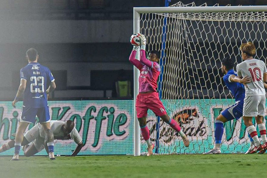 Teja Paku Alam Bangga Bersama Persib Catat Rekor Clean Sheet Kandang