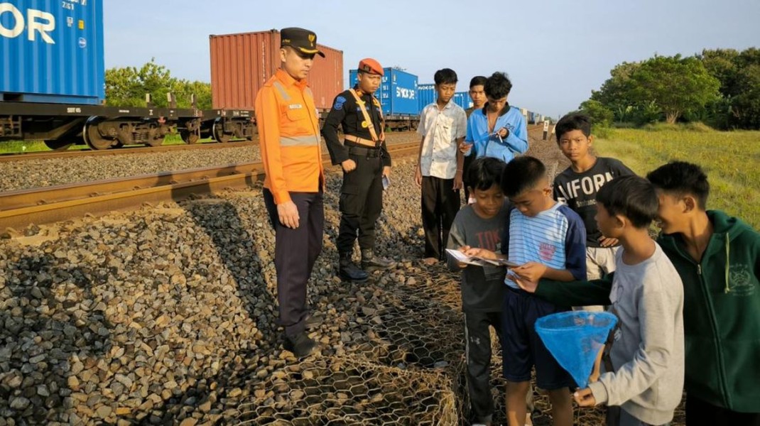 Kemanan Prioritas, KAI Daop 8 Surabaya Larang Ngabuburit di Jalur Kereta Api Selama Ramadan