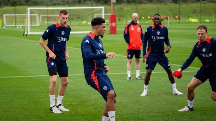Manchester United Tampil Garang Perkuat Serangan