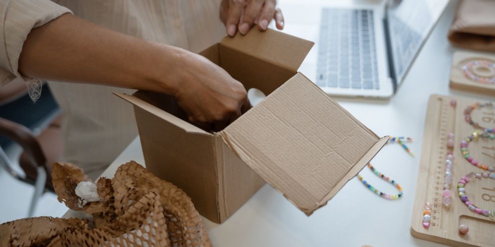 Mengenal Jenis Model Bisnis E-Commerce dan Contohnya
