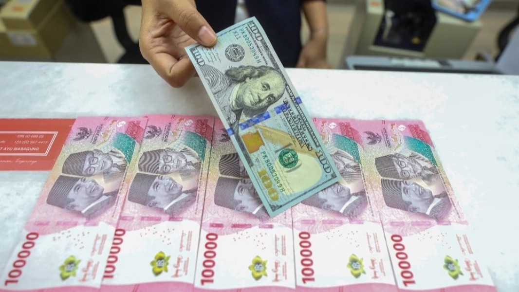 Nilai Tukar Rupiah Bergerak Fluktuatif Jumat, 17 Oktober 2025