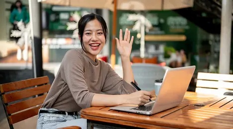 4 Zodiak Paling Menyenangkan yang Selalu Membawa Energi Positif