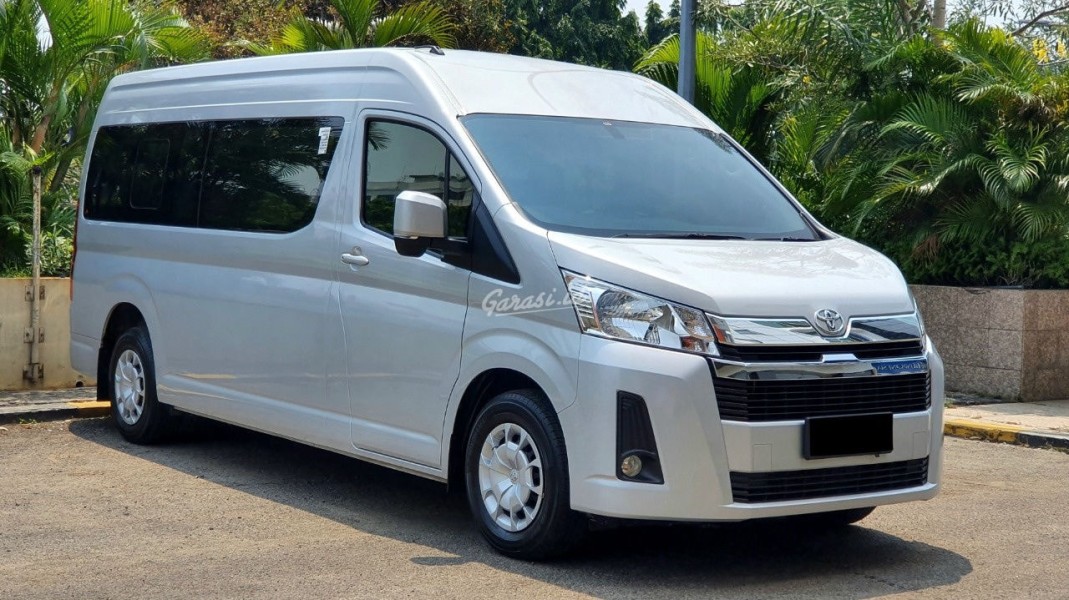 Toyota Hiace Premio Bekas Jakarta: Pilihan Terbaik untuk Transportasi Komersial yang Handal