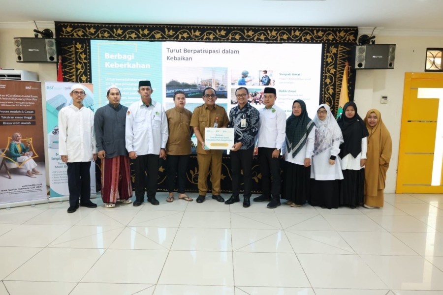 Bank Syariah Indonesia Kucurkan Beasiswa Ratusan Juta Rupiah Bagi Santri Pondok Pesantren