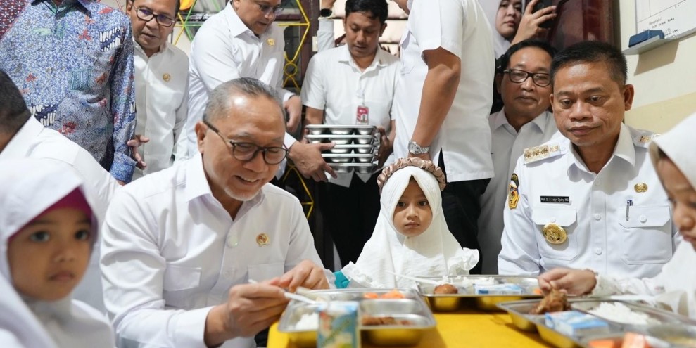 Menko Pangan Zulkifli Hasan Dorong Standar Baru Program Makan Bergizi Gratis