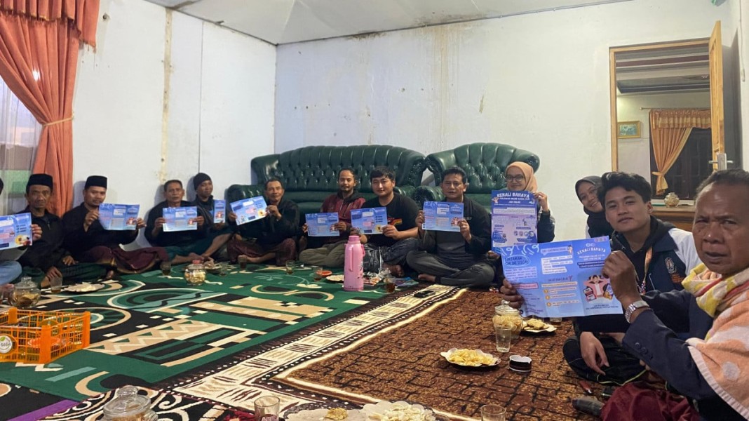 Mahasiswa Undip Gelar Sosialisasi Bahaya Pinjaman Online Ilegal di Klaten