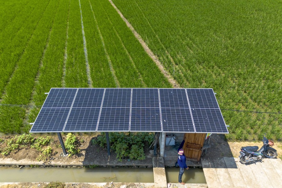 Desa Kelola Mandiri Proyek PLTS 100 GW