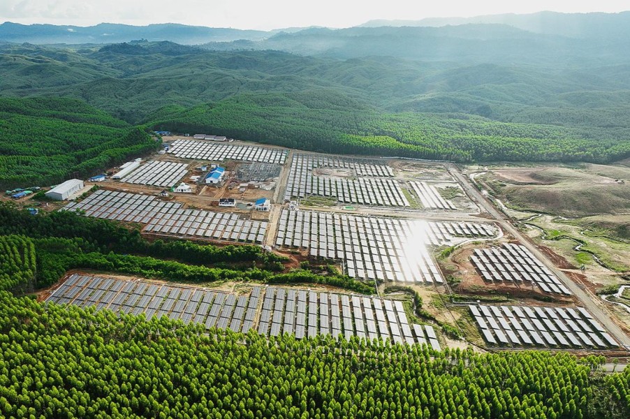 PLN Akselerasi Energi Hijau dengan Floating Solar dan Infrastruktur Cerdas