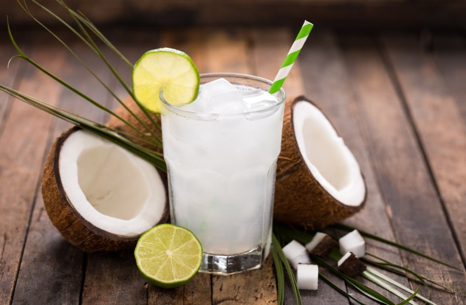 7 Kelompok Orang Dianjurkan Rutin Minum Air Kelapa
