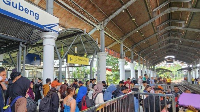Libur Panjang, Penumpang KAI di Stasiun Bojonegoro Membludak