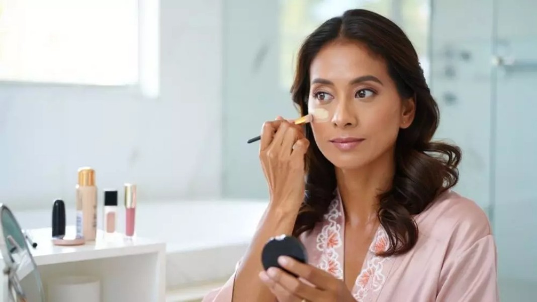 Tips Makeup Untuk Kulit Usia 40 Tahun Agar Wajah Tampak Segar Natural