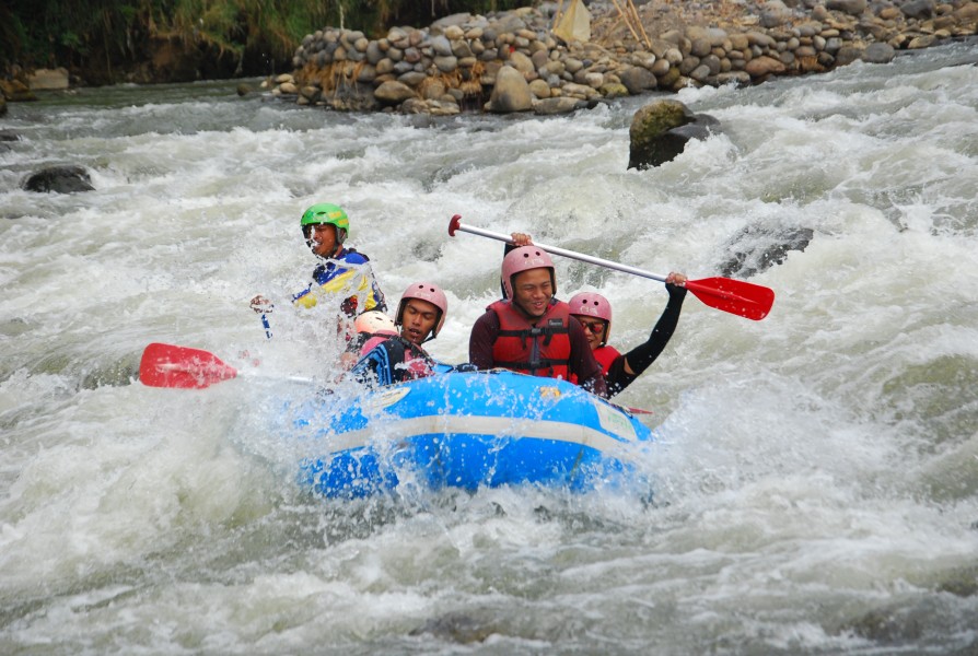 Arung Jeram Hadirkan Kesehatan Fisik dan Mental
