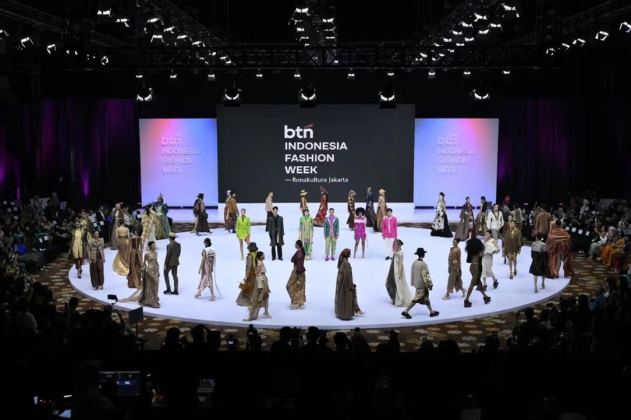 Indonesia Fashion Week 2025 Resmi Dibuka, Angkat Tema Ronakultura Jakarta dan Dorong Ekosistem Mode Nasional