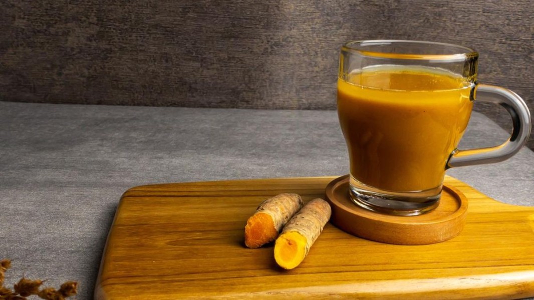 Mengatasi Sakit Pinggang dengan 5 Air Rebusan Herbal Tradisional Mudah