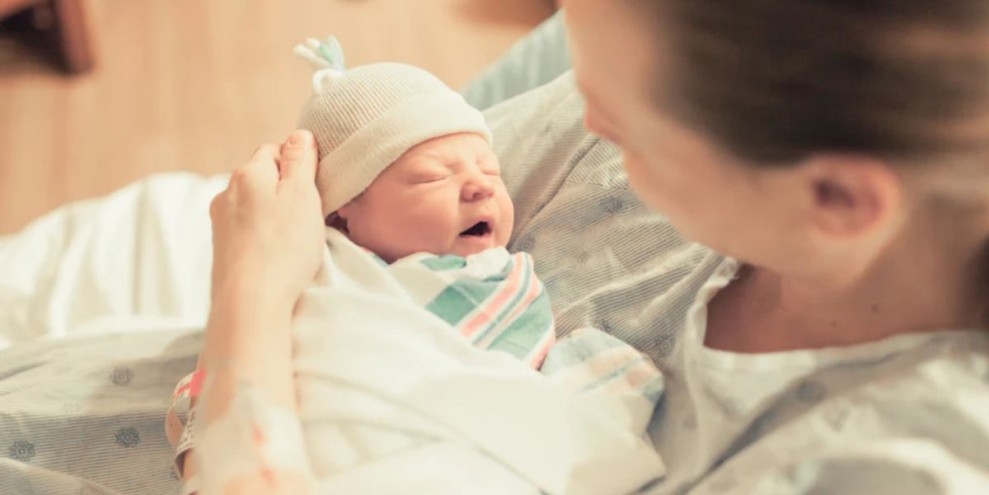 20 Kado untuk Ibu yang Baru Melahirkan, Berkesan dan Bermanfaat