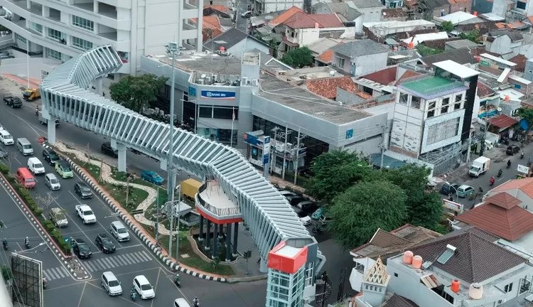 Jembatan Penyeberangan Pecinan Semarang Dongkrak Pariwisata Lokal