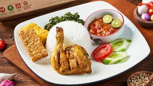 5 Tempat Makan Ayam Goreng Sambal Rampai Khas Lampung yang Pedas Bikin Ketagihan