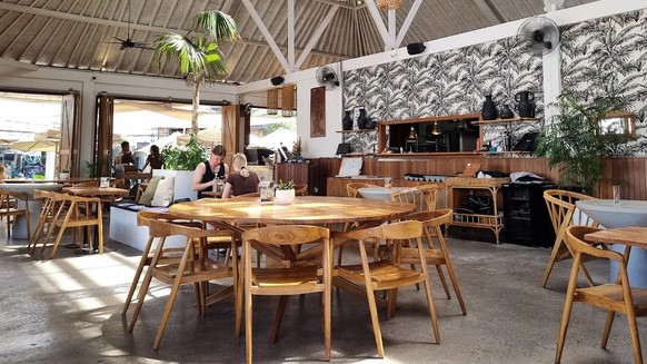 11 Rekomendasi Tempat Makan Terbaik Dekat GWK Bali