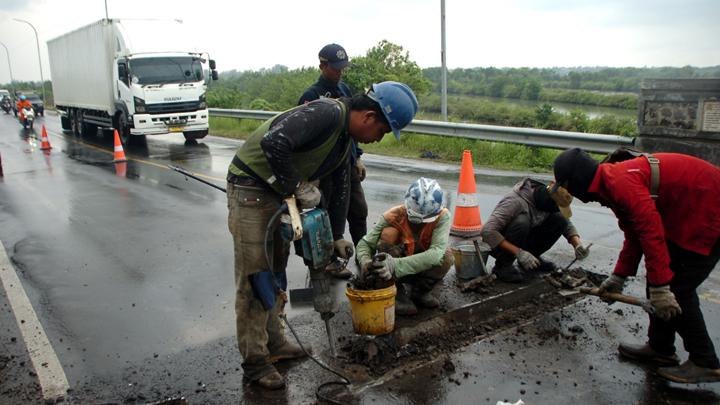 Jasa Marga Lanjutkan Perbaikan Jalan Tol Cipularang dan Padaleunyi, Ini Jadwal Pekerjaannya