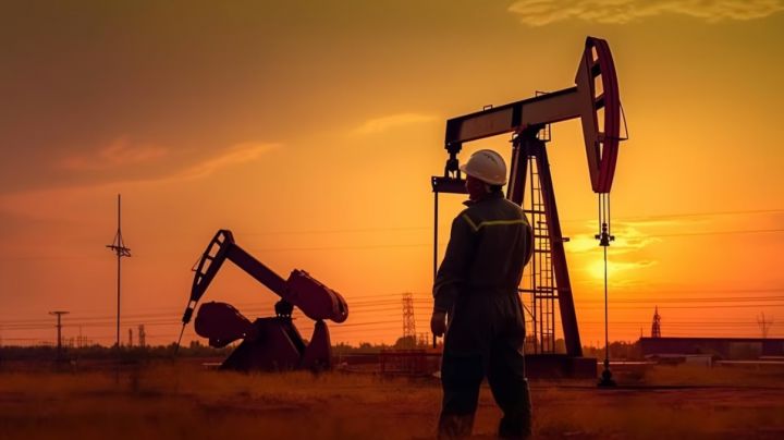 Harga Minyak Dunia Menguat 5 Persen Setelah Serangan AS ke Iran
