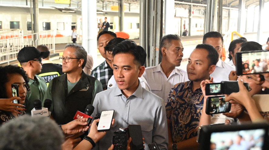 Gibran Jenguk Korban Demo DPR dan Beri Semangat Pemulihan