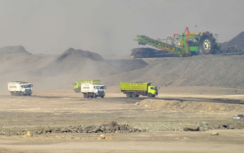 Harga Komoditas Terpuruk, Kinerja Emiten Energi dan Minerba Terancam