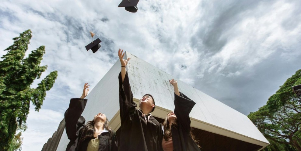 12 Contoh Daftar Riwayat Hidup Fresh Graduate dan Cara Membuatnya