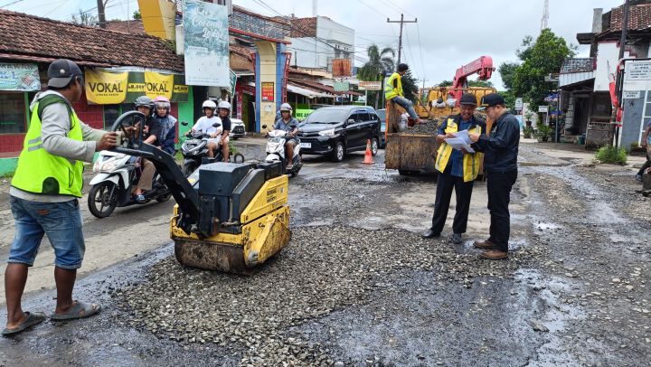 Pemkab Sumbawa Prioritaskan Pembangunan Jalan Meski Anggaran Terpangkas Rp118 Miliar
