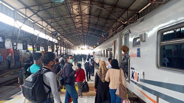 10 Stasiun Kereta Api KAI Tersibuk saat Libur Panjang