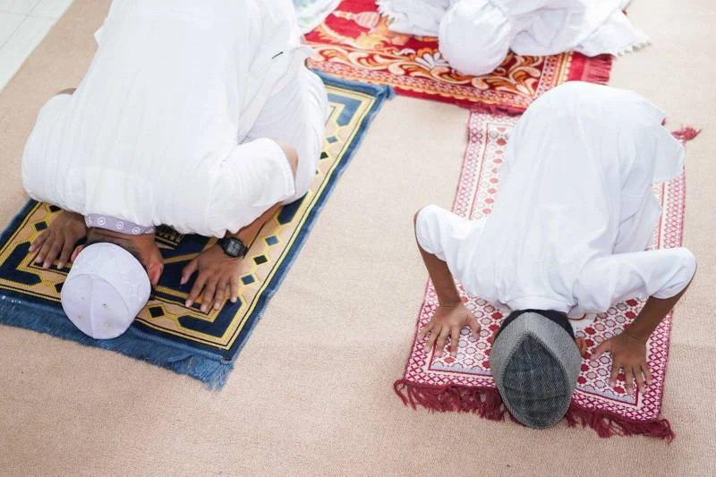Niat Salat Tarawih Sendiri Ramadan 2026 Lengkap Tata Cara Witir