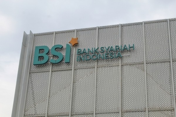 Jam Operasional dan Layanan Lengkap Bank Syariah Indonesia (BSI)