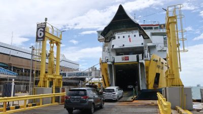 Penyeberangan Terkendali Jelang Tahun Baru Banten - Sumatra