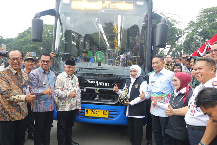 Bus Trans Jatim Koridor I Resmi Beroperasi di Malang Raya, Khofifah: Fokus Konektivitas