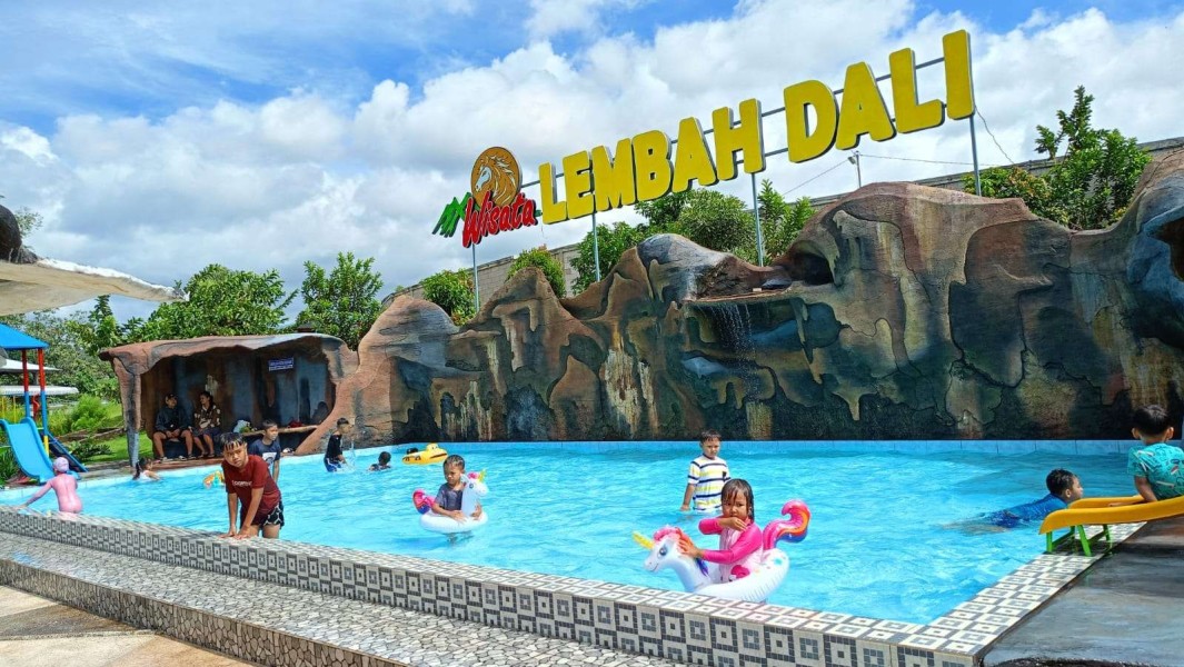 Lembah Dali di Lawang, Malang: Destinasi Wisata Keluarga yang Menyuguhkan Keindahan Alam dan Rekreasi Lengkap