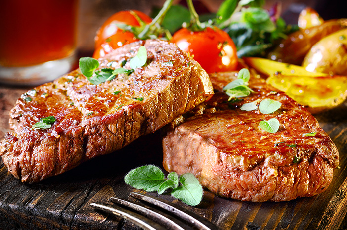 Trik Bakar Daging Matang Sempurna Empuk Juicy Anti Gosong