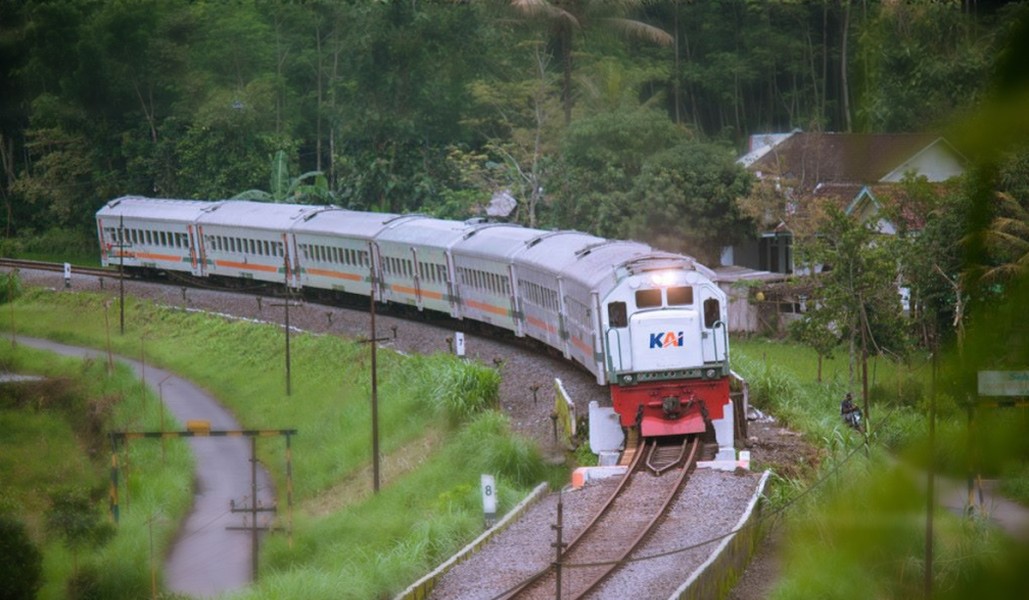 Kesiapan PT KAI Daop 3 Cirebon Sambut Libur Nataru 2024/2025: Kereta Api Jadi Pilihan Utama
