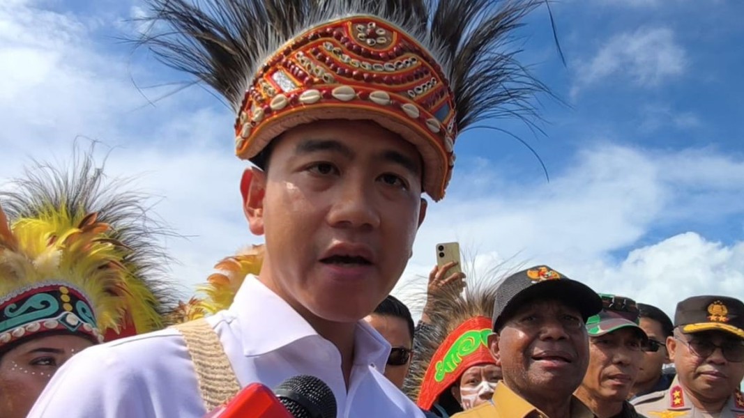 Gibran Jalin Kedekatan dengan Warga Papua Lewat Olahraga dan Kepedulian Sosial