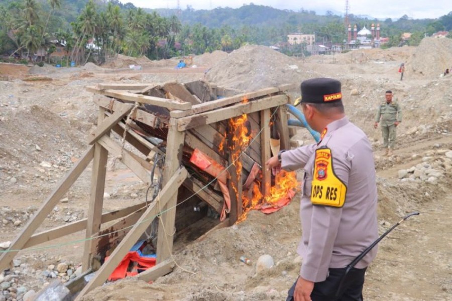 Penertiban Penambangan Emas Ilegal di Mandailing Natal: TNI dan Polri Gelar Operasi Terpadu di Hutabargot