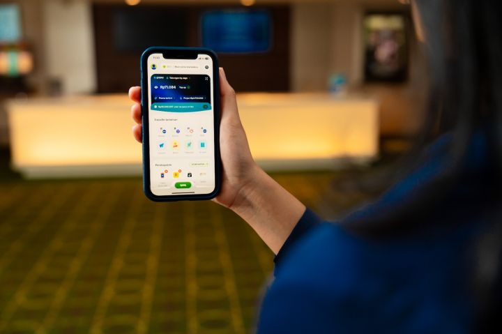 Cara Mudah Tarik Tunai Saldo GoPay Lewat ATM BCA dan Minimarket Terpercaya