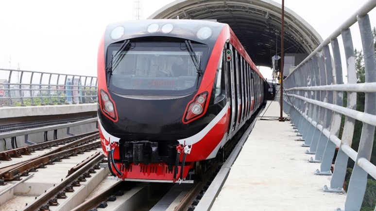 LRT Jabodek 2025 Mencapai 28,8 Juta Penumpang, Peningkatan Signifikan