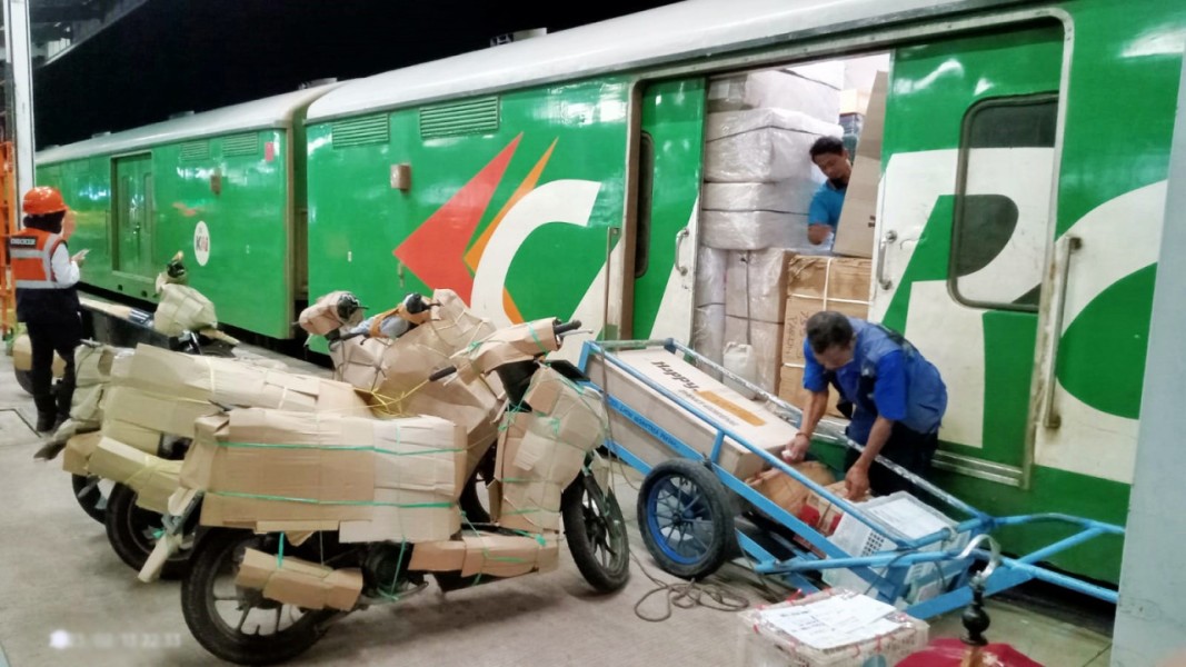 Logistik Hijau KAI Menuju Net Zero 2060