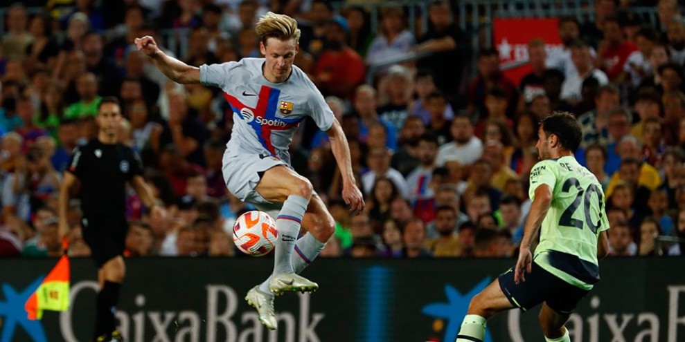Frenkie de Jong: Bertahan di Barcelona atau Menuju Tantangan Baru