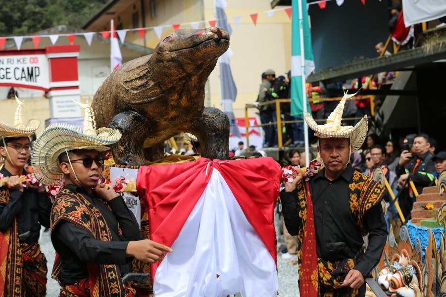 Freeport Gelar Parade Budaya Sambut HUT RI ke 80